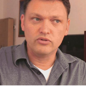 Michèl (44) gebruikt PrEP rondom seks